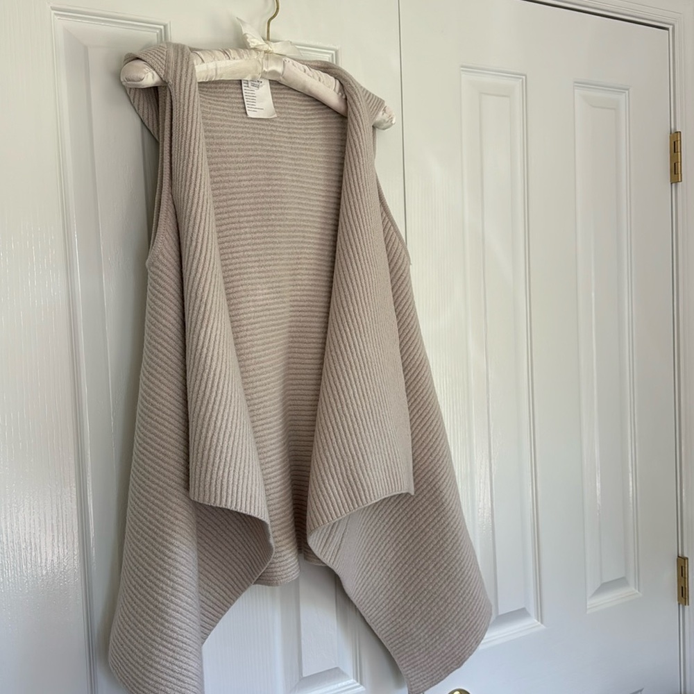 Club Monaco Sleeveless Drape Ribbed Knit Vest in Light Taupe